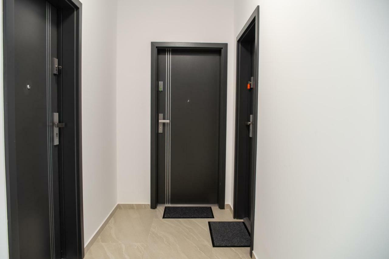 Apartments Steel Residence- Tesla Drive Experience Timişoara Exterior foto